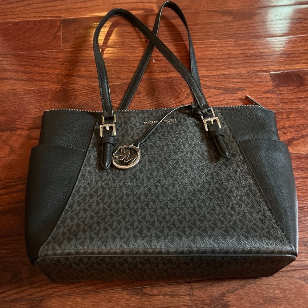 Michael Kors Black and Gray Women's Bag